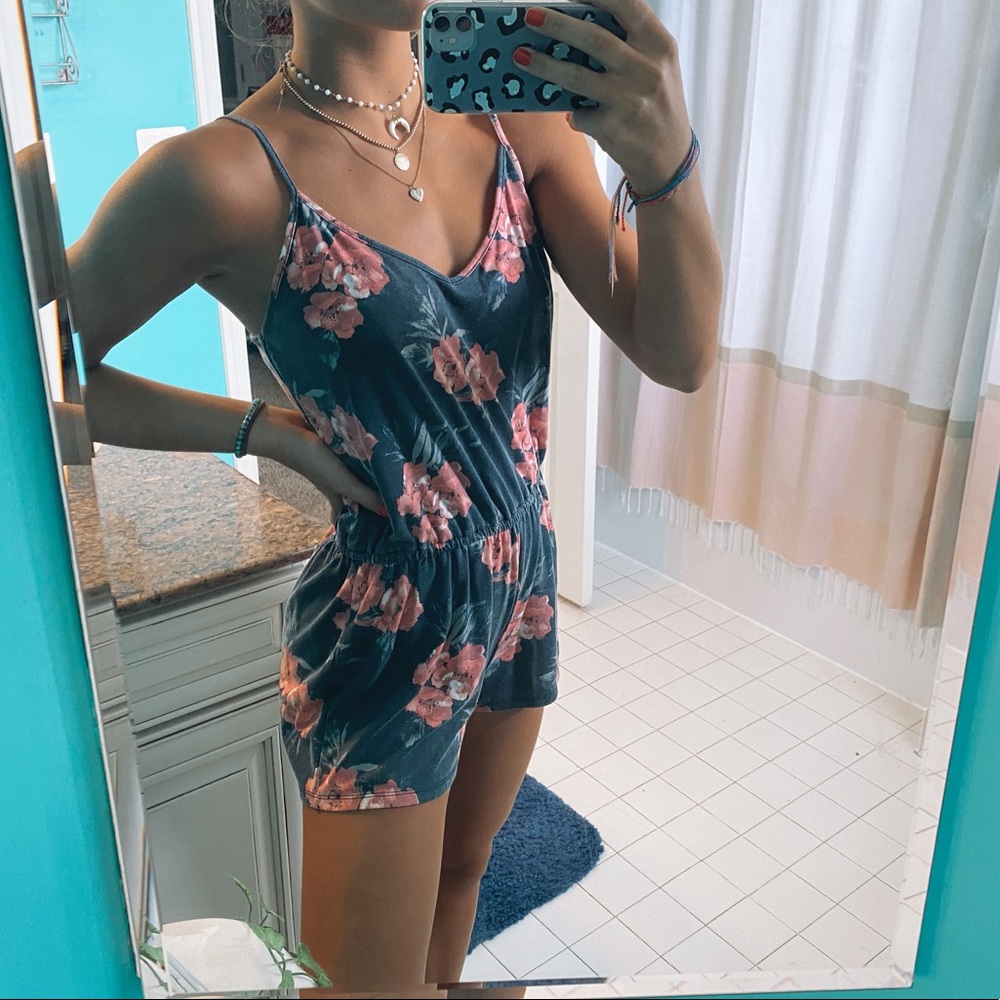 Hawaiian Flower Romper🌈🌺